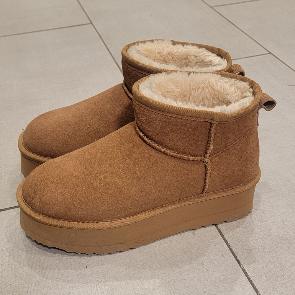 Xiakolaka Platform Tan Suede Ankle Boots